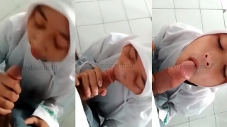 Bokep SMA nyepong di dalem kelas