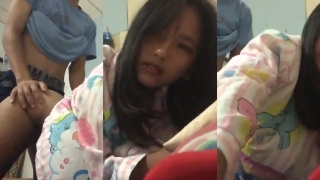 Bokep SMP bocil paksa adik cantik ngewe sebelum tidur