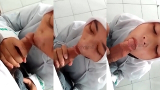 Bokep Sma nyepong di dalem kelas crot di mulut